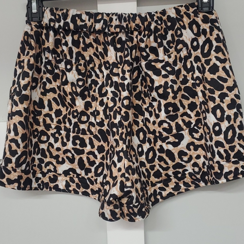 Cheetah Pattern Shorts - image 3